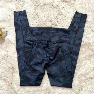 LULULEMON CAMO leggings  size 4 28” length